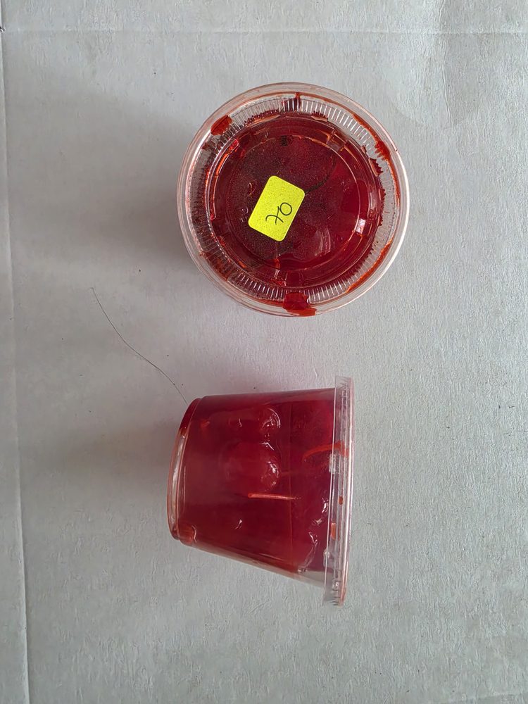 Vasito plástico transparente con cerezas rojas en almibar (gel rojo)
