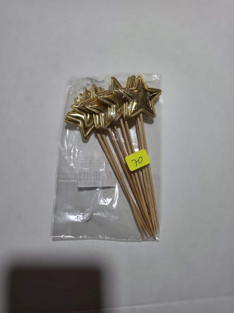 Paquete de toppers de estrella dorada metálica con palito de bambu