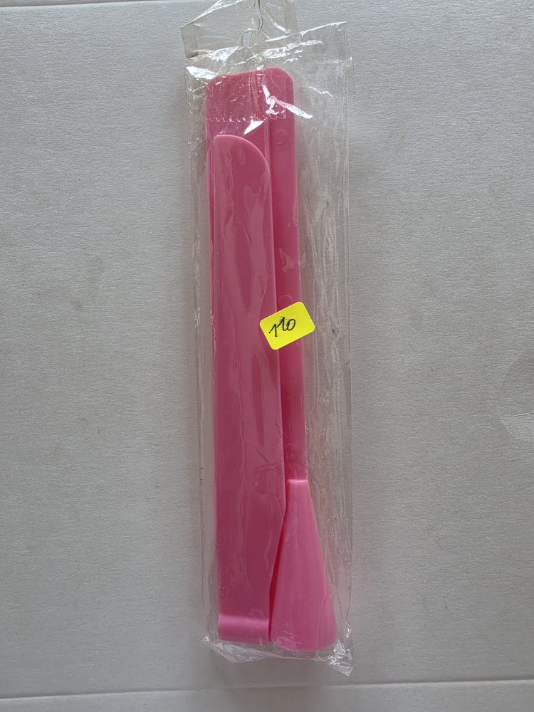 Set de espátulas y alisadores de plástico rosado para fondant