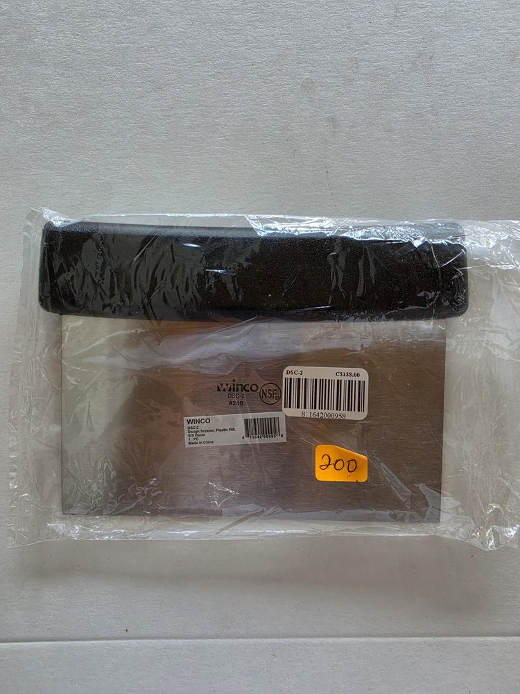 Raspador cortador de masa con hoja de acero inoxidable plateada